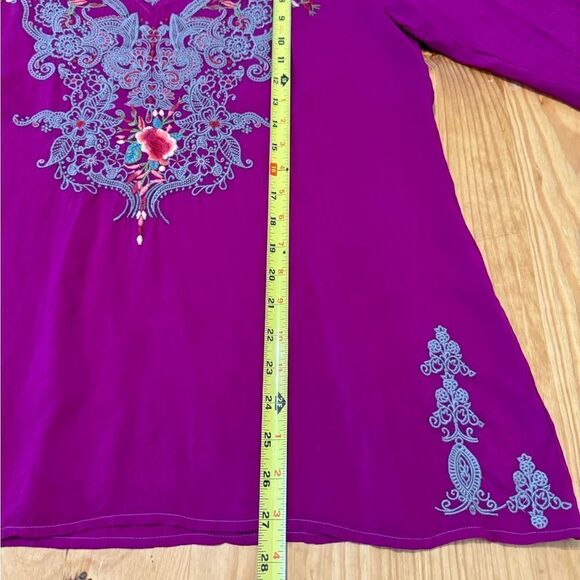 Johnny Was Embroidered Blouse Size MED Pink Floral Boho V-Neck - Picture 6 of 14